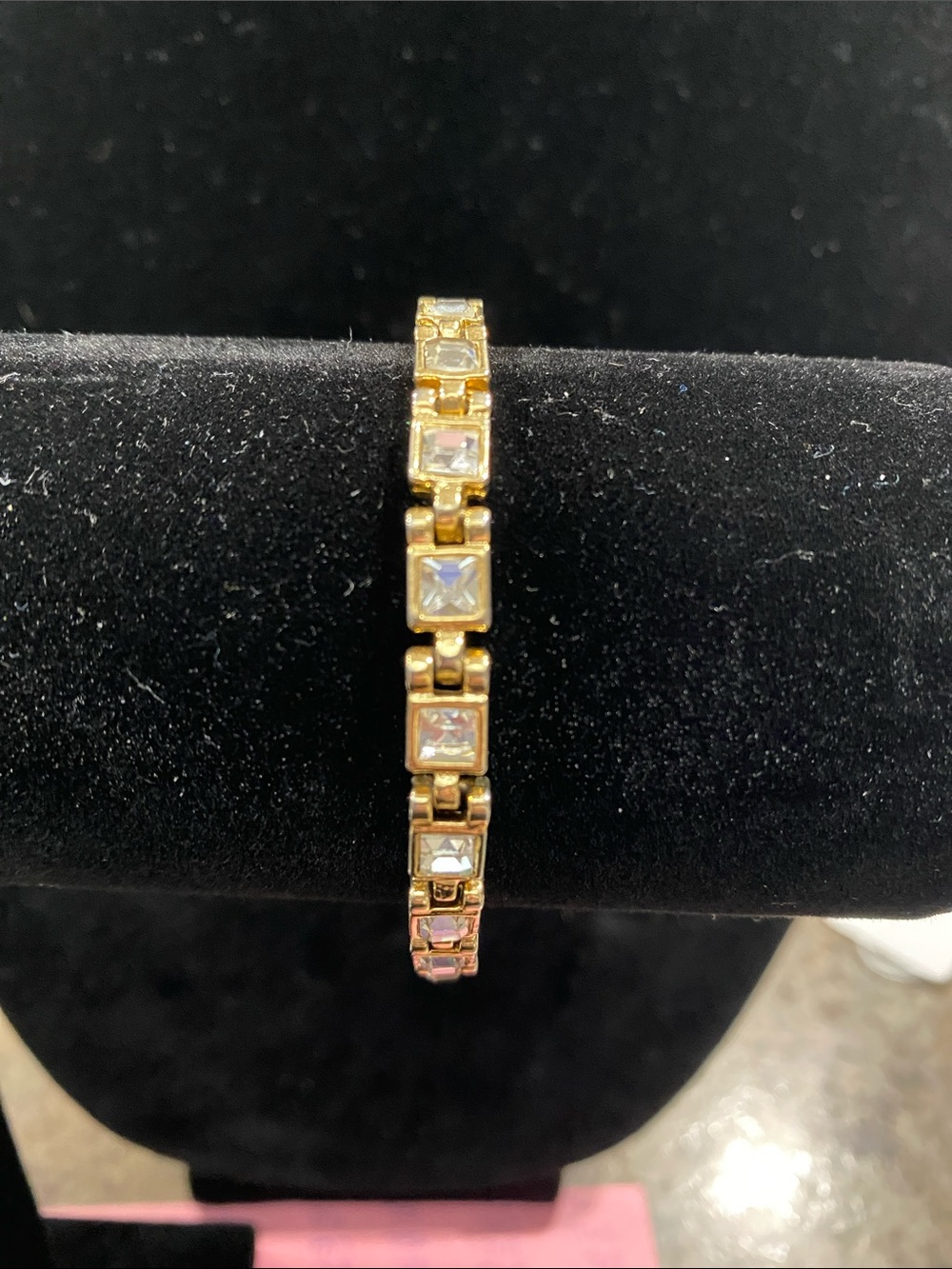 14 KGS Square Crystal Link Bracelet - Elegant Women’s Jewelry
